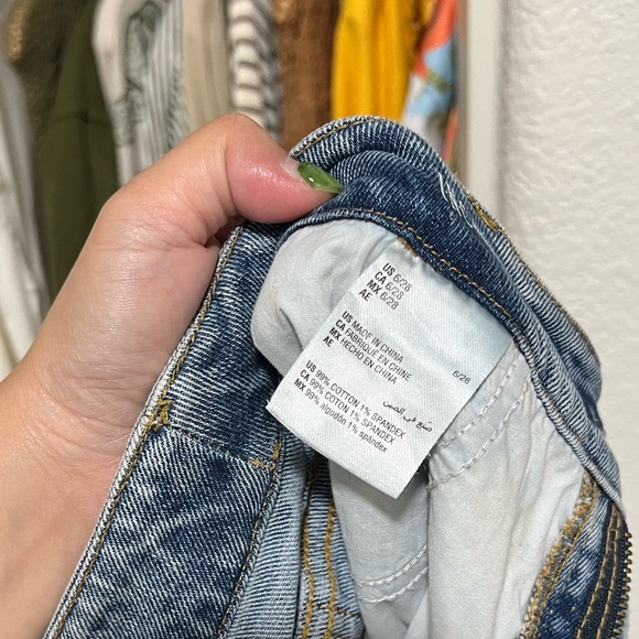 INC INTERNATIONAL CONCEPTS Patches Jeans - Picture 6 of 8